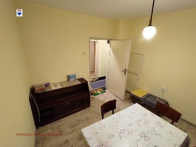 Двустаен апартамент под наем кв. Широк център