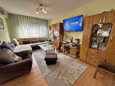 Етаж от къща, обзаведен, с гараж, партерна стая и изба 160кв. м