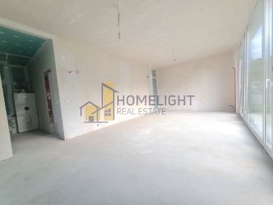 Тристаен апартамент в кв. Бояна