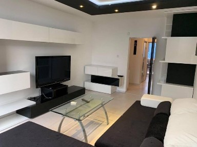 Тристаен, под наем, ж. к Връбница 2