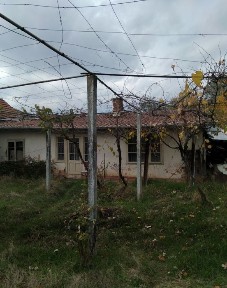 Продава къща в с. Багренци общ. Кюстендил