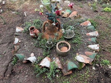 Голяма частично ремонтирана къща на 20км от Морският бряг!