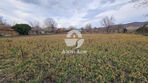 Къща в Бургас, област-с. Гюльовца площ 80 цена 85000