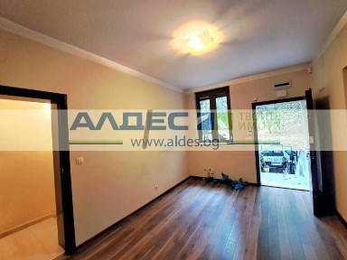 Отдава се под наем къща в Лозенец до пл. Журналист!