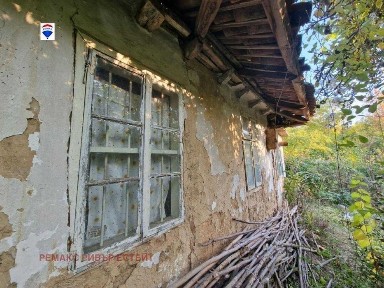 Селска къща за продажба в с. Писанец