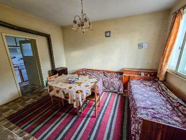 Предлага за продажба къща в село Енина