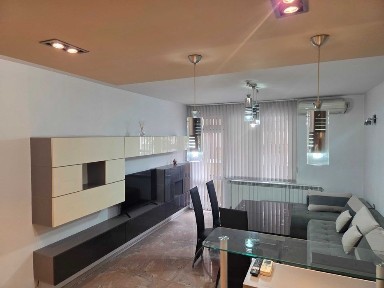 Продавам апартамент