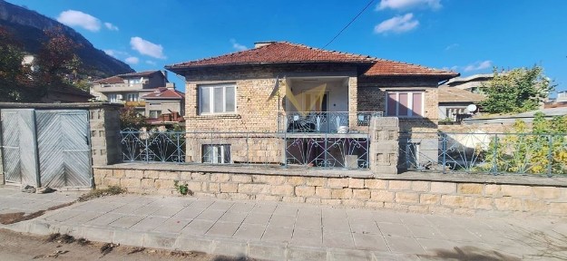 Къща в гр. Провадия, област- Варна