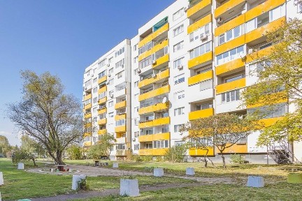 Продава 1- стаен, южен апартамент за ремонт в ж. к. Левски Г