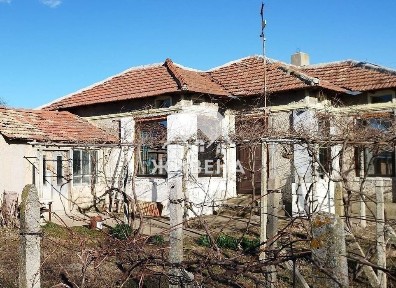 Продава къща с фотоволтаици, с. Победа