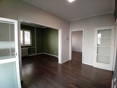 Давам под наем офис в идеален Център