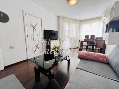 Област Варна, гр. Варна, Лятно кино Тракия