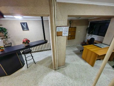 Продавам тристаен с гараж