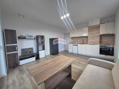 Двустаен апартамент под наем, кв. Изгрев, гр. Варна ДМ 4223