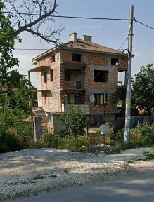 Къща с двор с. Скутаре