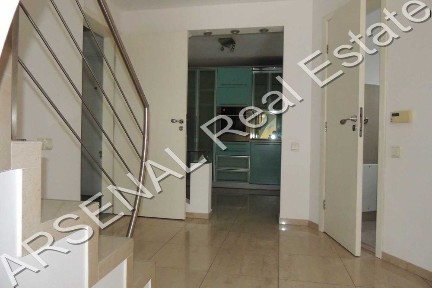 Голяма къща, отдаваща се под наем, в. з. Малинова долина