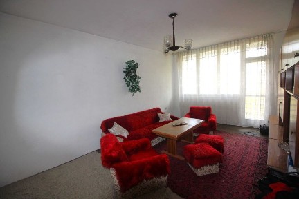 Двустаен уширен апартамент кв. 