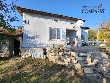 с. Изворово, Общ. Ген. Тошево, къща с двор - 27000 евро!