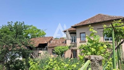 Къща за продажба в село Божурица