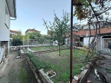 Два етажа от къща - град Асеновград