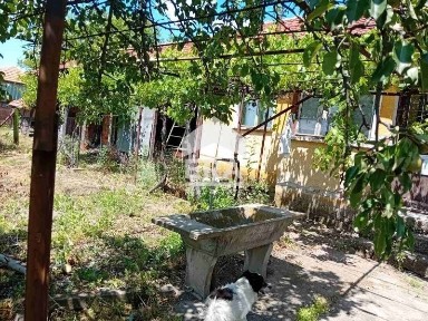 ЕРА Фаворит продава ексклузивно къща с двор в с. Медковец, общ. Монтан