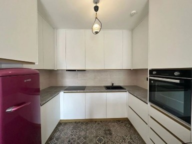 Тристаен апартамент в кв. Хаджи Димитър