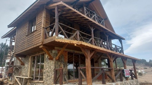 Продавам къща в УПИ на брега на язовир Батак