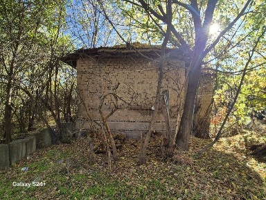 Стара къща и лятна кухня общ имот 1430кв. м. на асфалтирана улица !