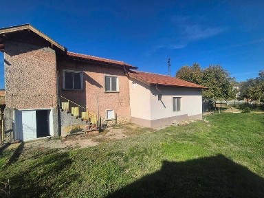 Нова къща в гр. Искър, обл. Плевен.