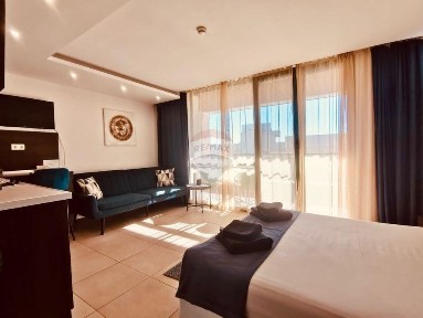 Южен апартамент на първа линия море за продажба, гр. Балчик, Я. И.