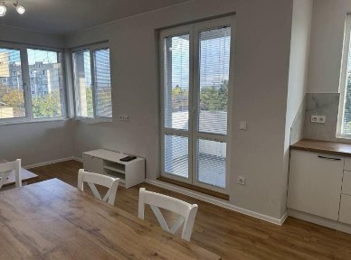 Тристаен, под наем, ж. к Сухата река