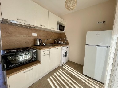 Двуетажна къща, под наем, м-т Ален мак