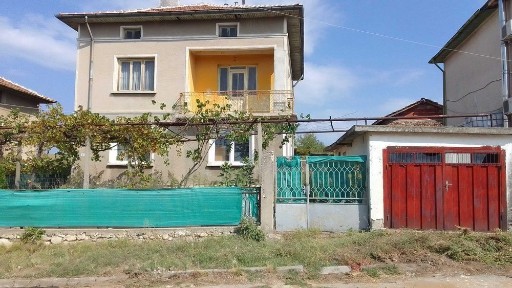 Къща в Марикостиново