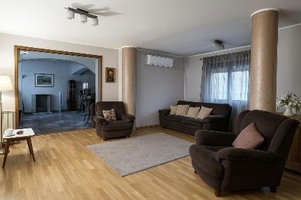 Просторен ТРИСТАЕН апартамент в кв. Младежки хълм/ С ПАРКОМЯСТО!