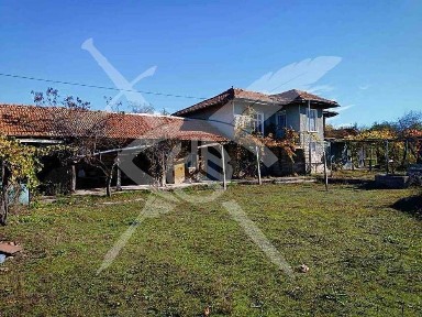 Двуетажна къща в село Кривня - 94477