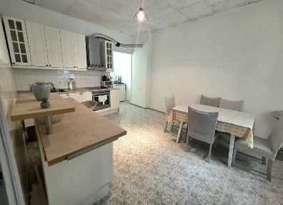 Етаж от къща гр. Кюстендил на алеята