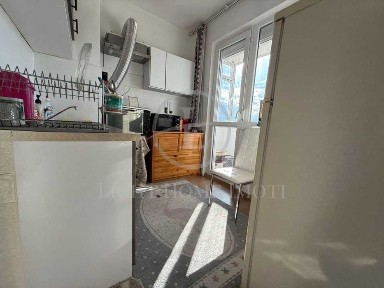 оф. 24475 Двустаен с три отделни стаи до бенз. Хаджията Груев