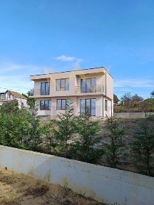 Къща в Варна-м-т Боровец - юг площ 181 кв. м.