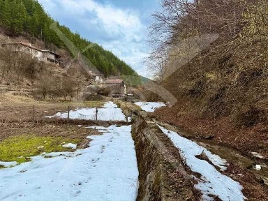 Триетажна къща в китното селце Лясково! 92420