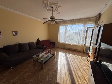 Тристаен апартамент в град Казанлък