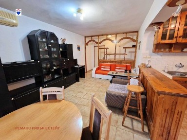 Тристаен апартамент под наем кв. Ялта