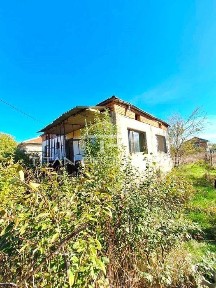 Едноетажна къща в село Беловица