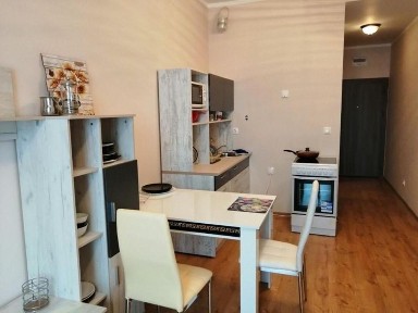 Двустаен, под наем, к-с Перла, ж. к Зорница