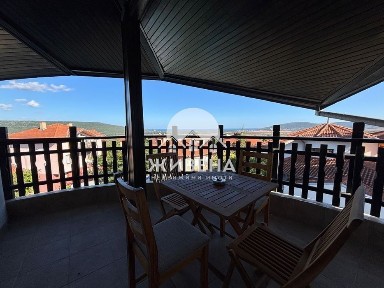 Продава триетажна обзаведена къща в с. Рогачево, площ 300 кв. м