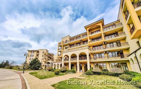 Добре поддържан апартамент в престижен голф комплекс близо до Балчик.