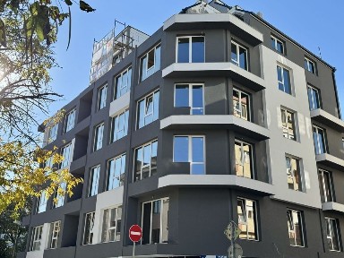 С ВКЛЮЧЕНО ПАРКОМЯСТО - ОТ СОБСТВЕНИК - Тристаен апартамент с панорама