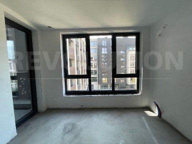 Тристаен апартамент в ж. к. Кръстова вада