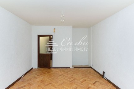 ТУХЛЕНА гарсониера - кв. Болница!