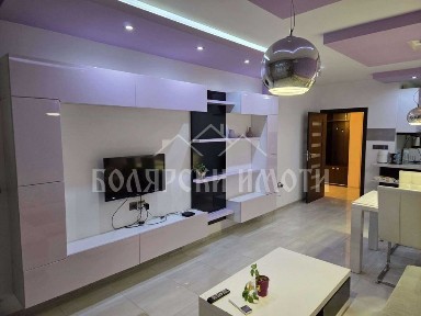 Луксозен тристаен в ж. к. Акация