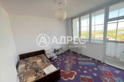 Тристатаен апартамент кв. 